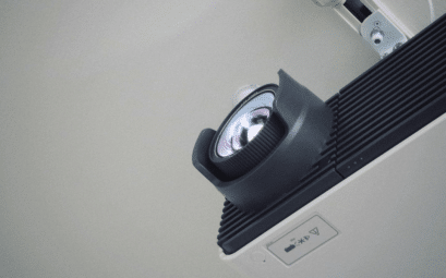 Comment savoir quand l'ampoule de mon vidéoprojecteur doit être remplacée ?