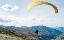 La durée moyenne d'un saut en parachute dans les Alpes-Maritimes