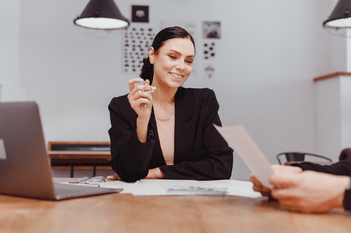 Pourquoi travailler avec une agence immobilière pour vendre rapidement ?